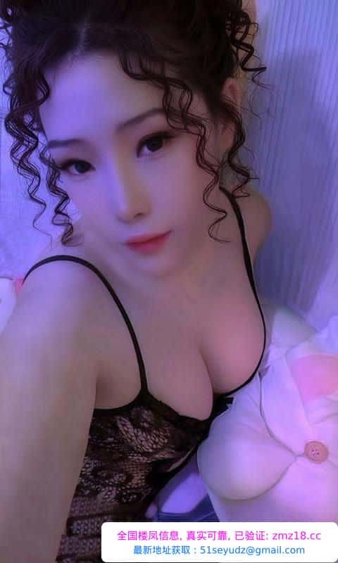 妩媚风骚轻熟女