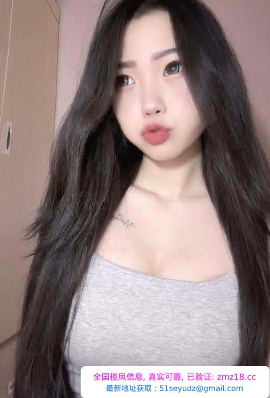 身材曼妙的原装美少女