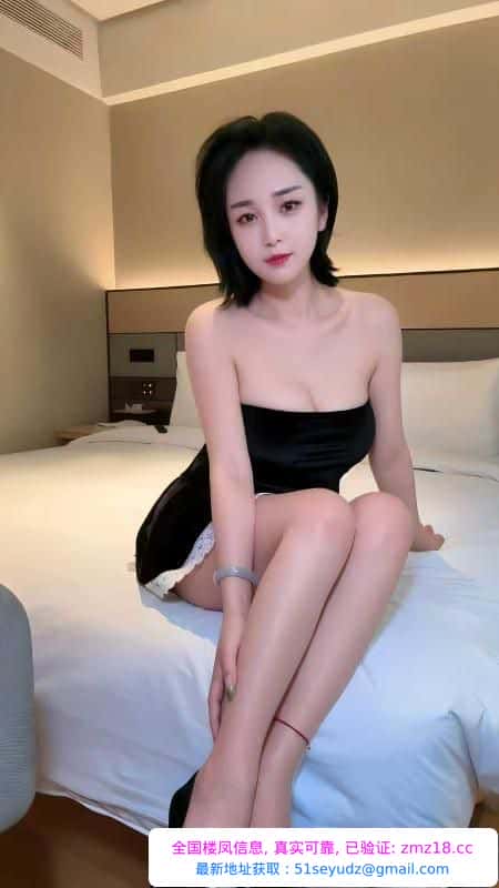 光谷妩媚多姿乐乐