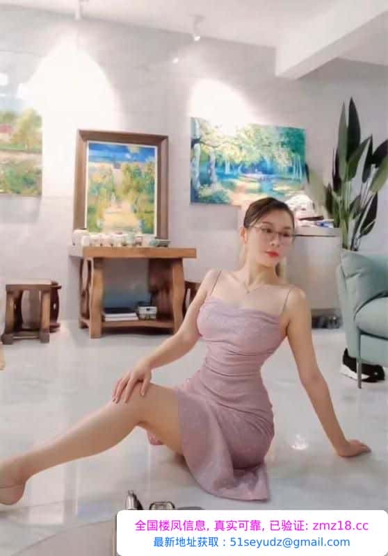 大奶舞蹈生双飞姐妹