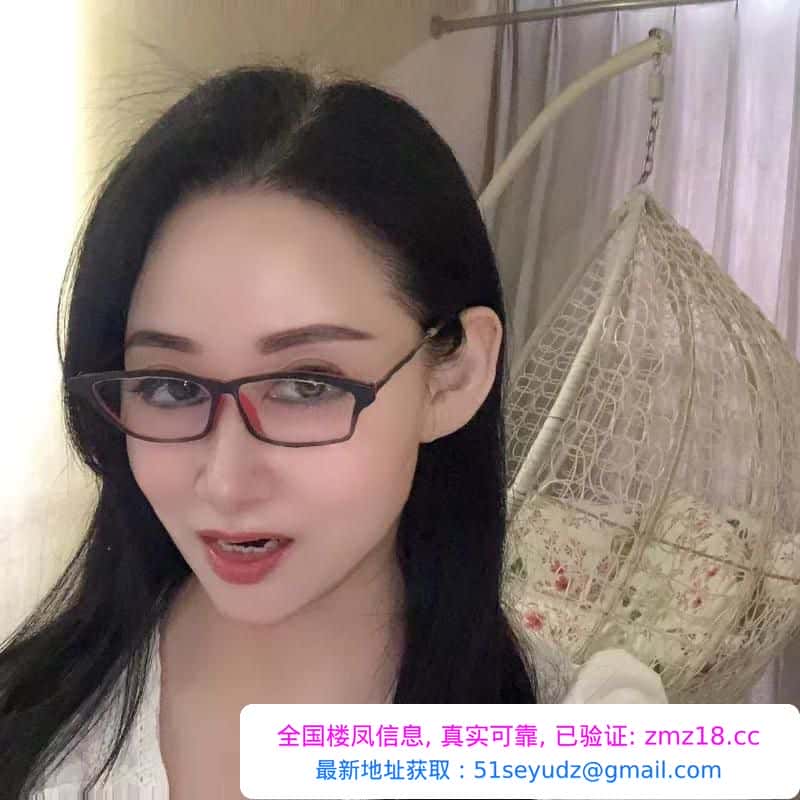 一线条大胸少妇